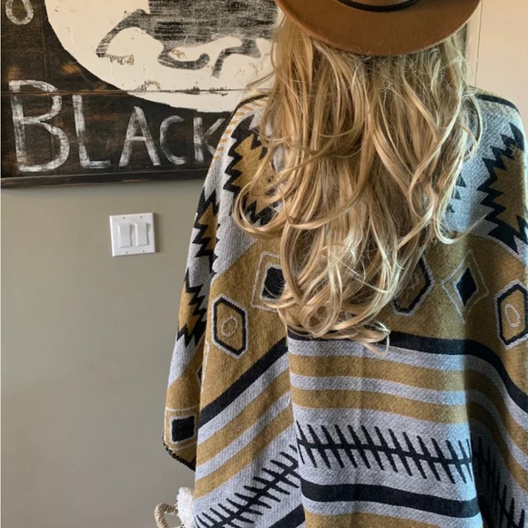 New Western Geometric Cozy Blanket Cardigan Sweater Wrap Shawl Yellowstone - Picture 5 of 8